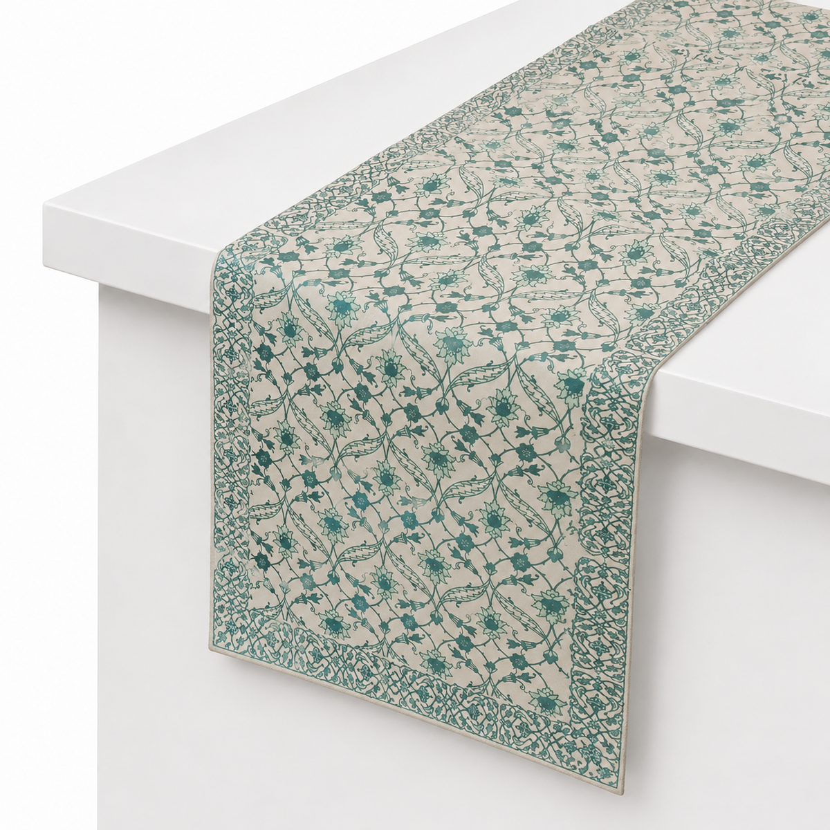 Pigeon Table Runner – 14 x 72 Inches
