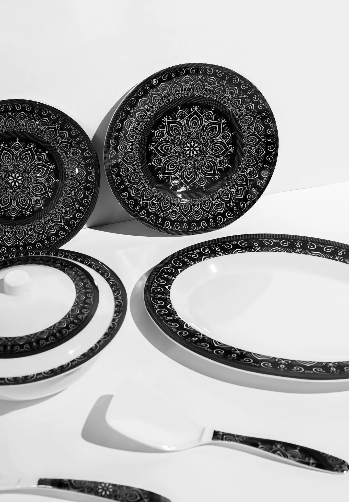 Noir Chic Dinner Set – Modern Mandala Elegance for Sophisticated Dining (22 / 30 / 43 PCS) - Habitt