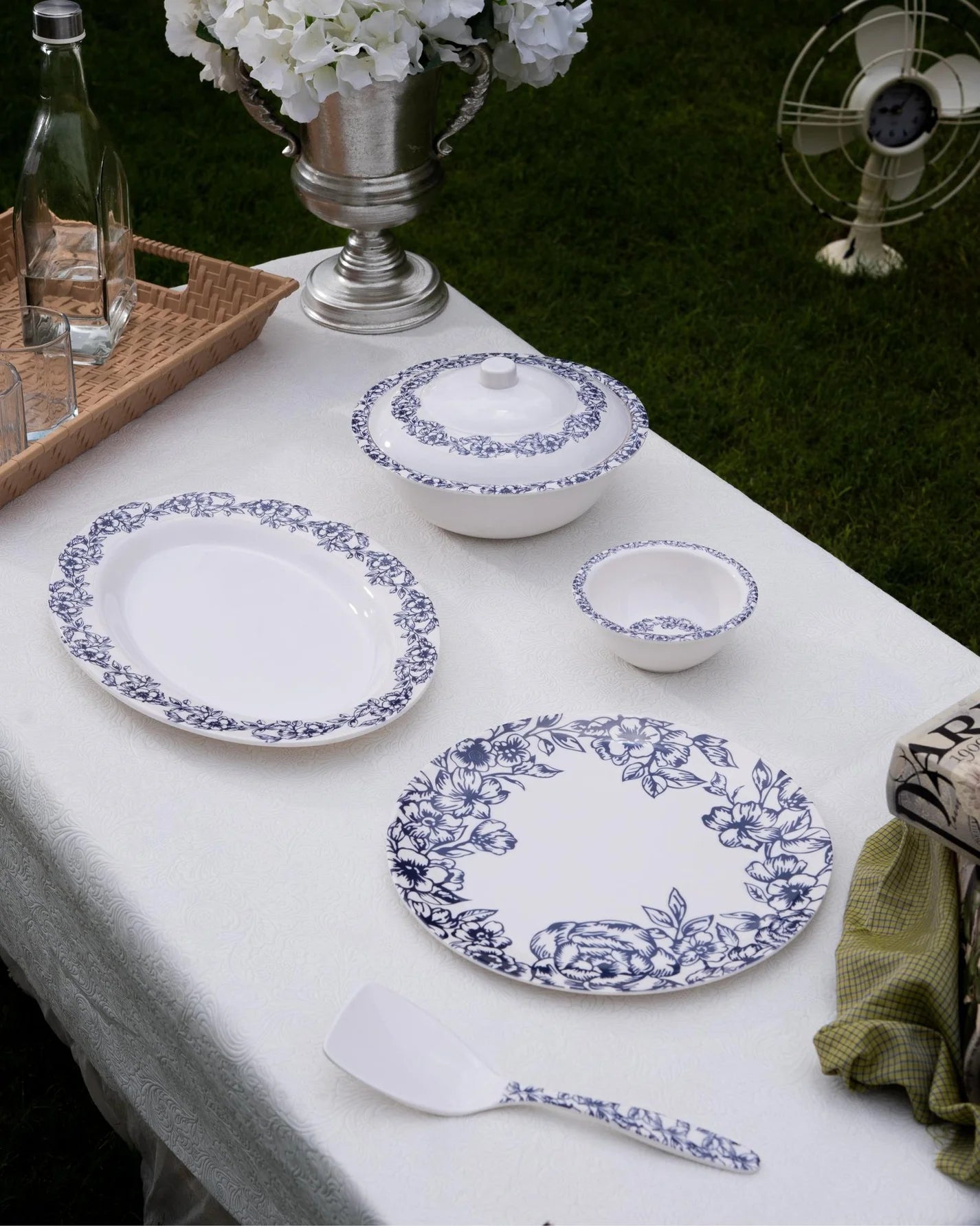 Azure Blossom Dinner Set – Timeless Floral Elegance for Refined Dining (22 / 30 / 43 PCS) - Habitt