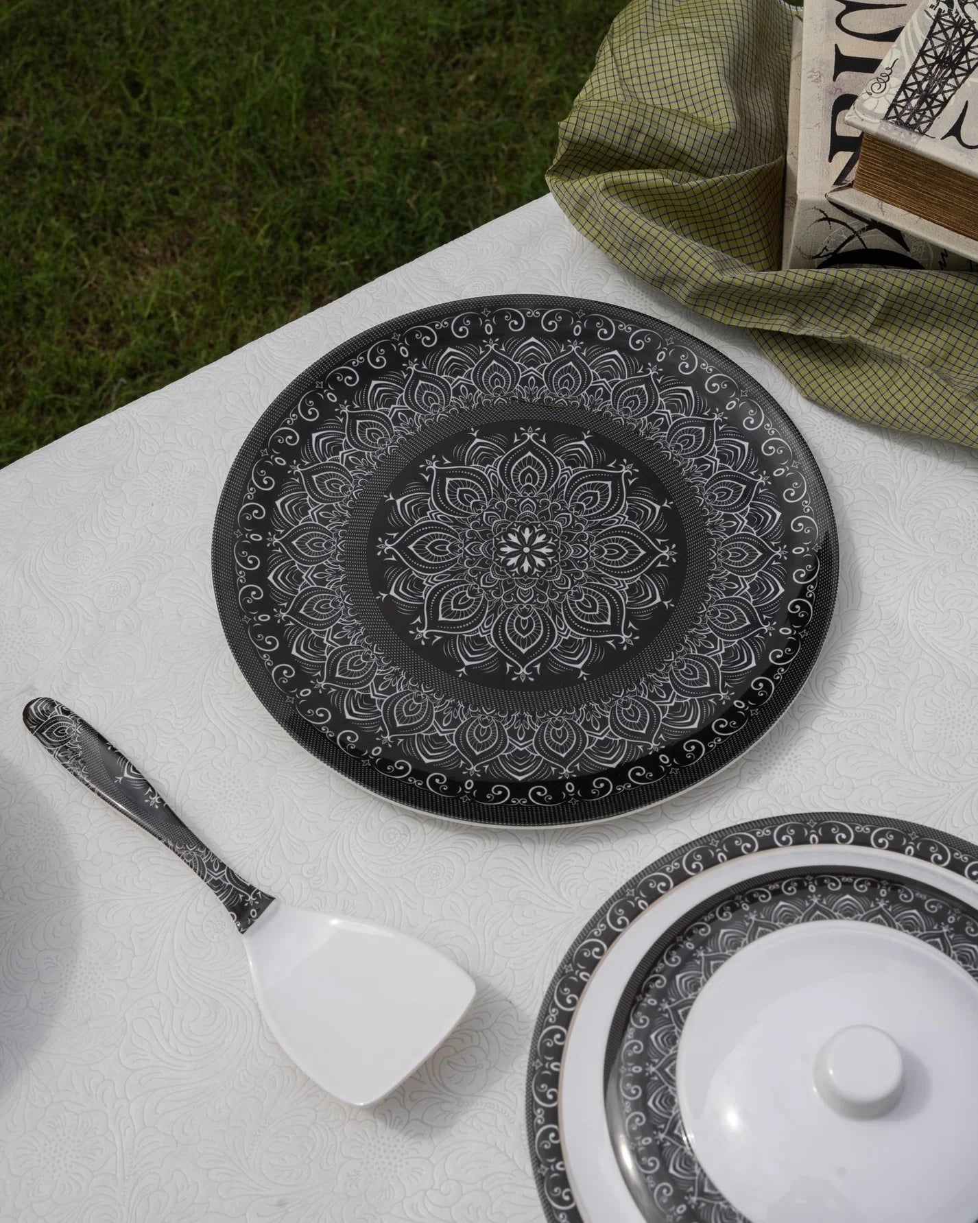 Noir Chic Dinner Set – Modern Mandala Elegance for Sophisticated Dining (22 / 30 / 43 PCS) - Habitt