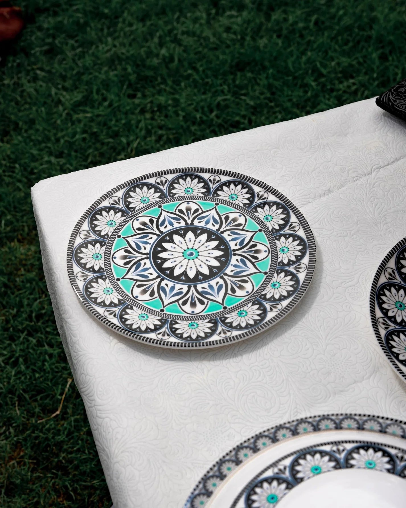 Ebony Symphony Dinner Set – Harmonious Elegance in Black, White & Teal (22 / 30 / 43 PCS) - Habitt