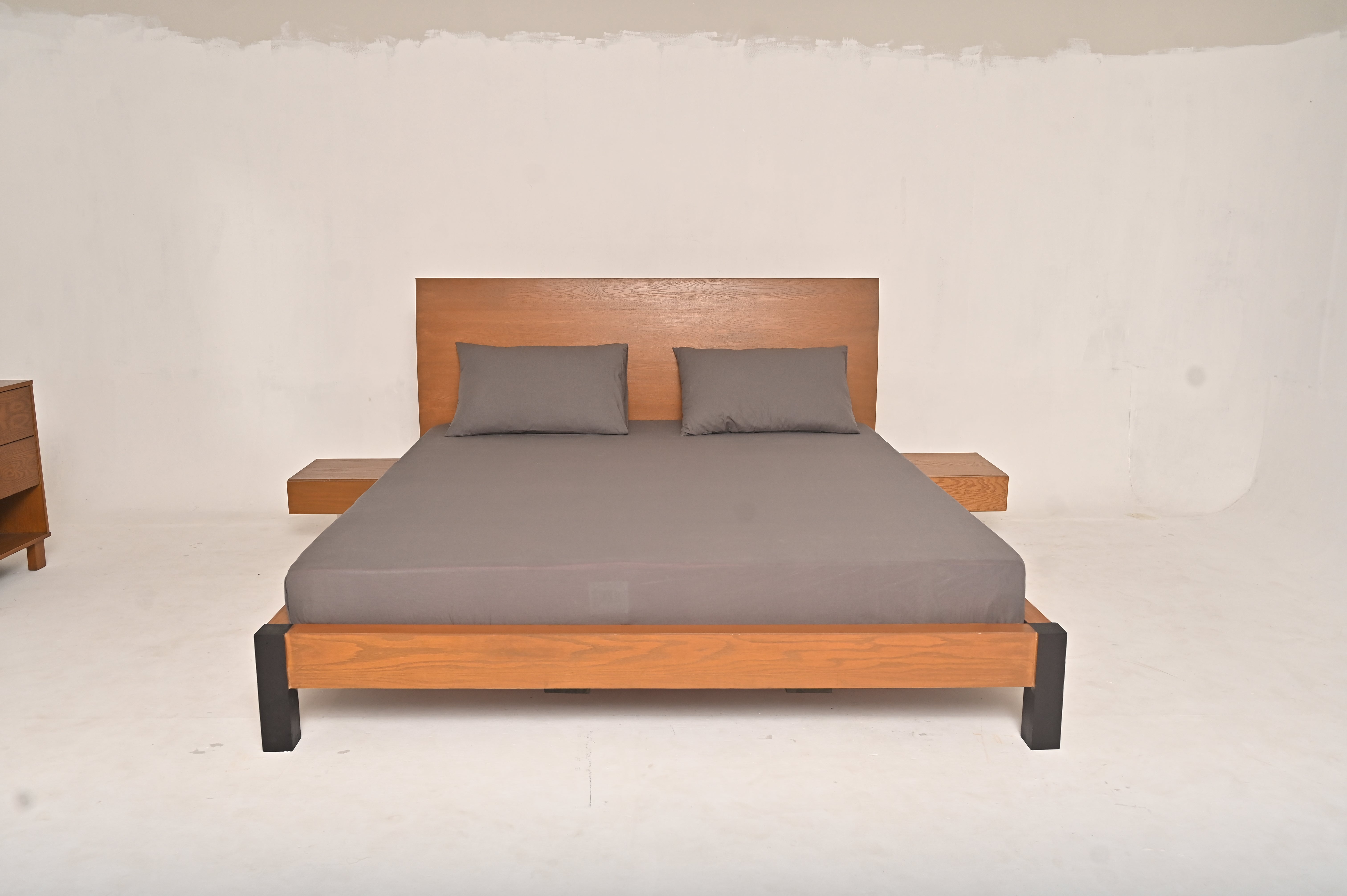 Harry King Size Bed – With side table - Habitt