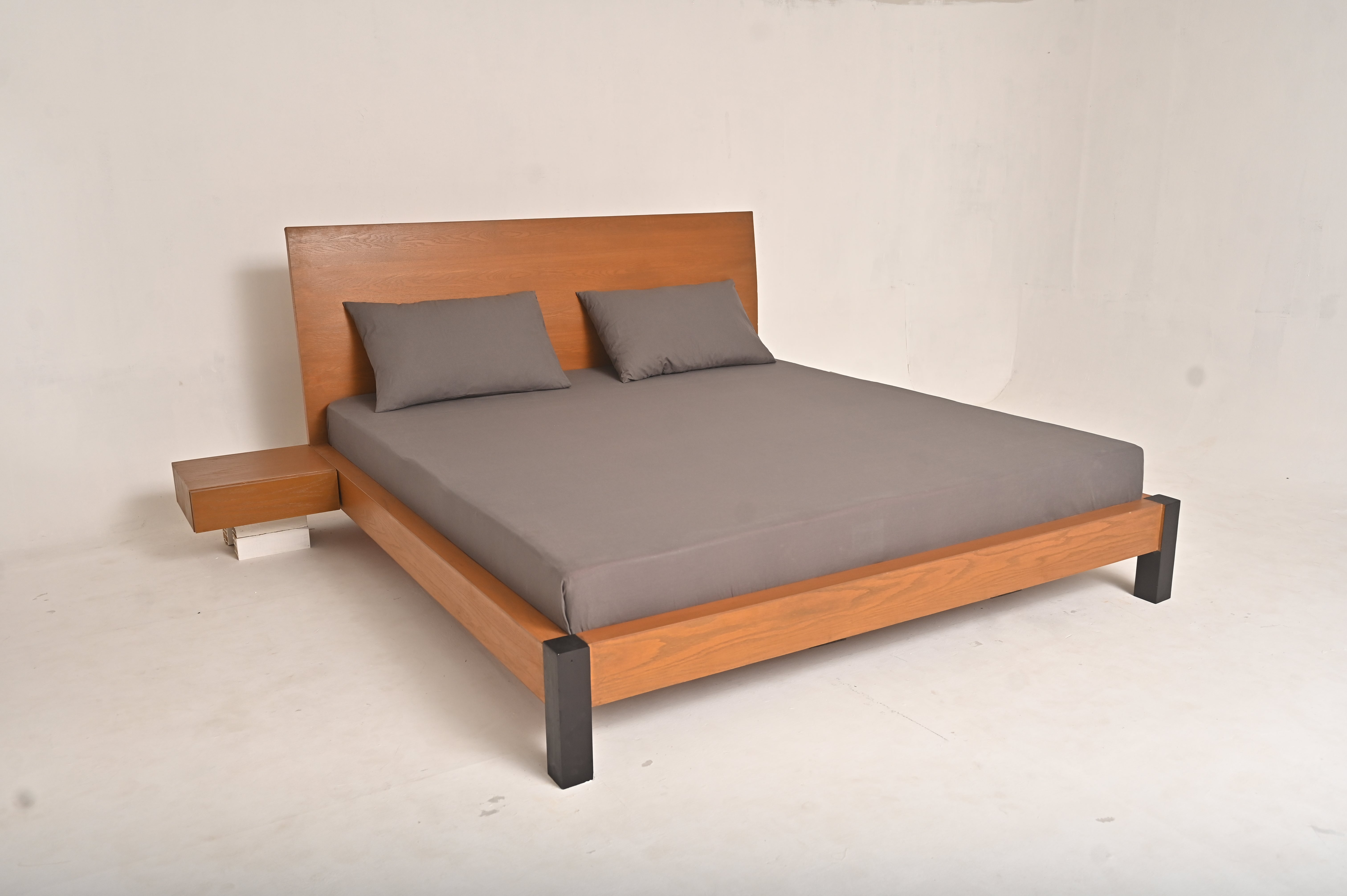Harry King Size Bed – With side table - Habitt