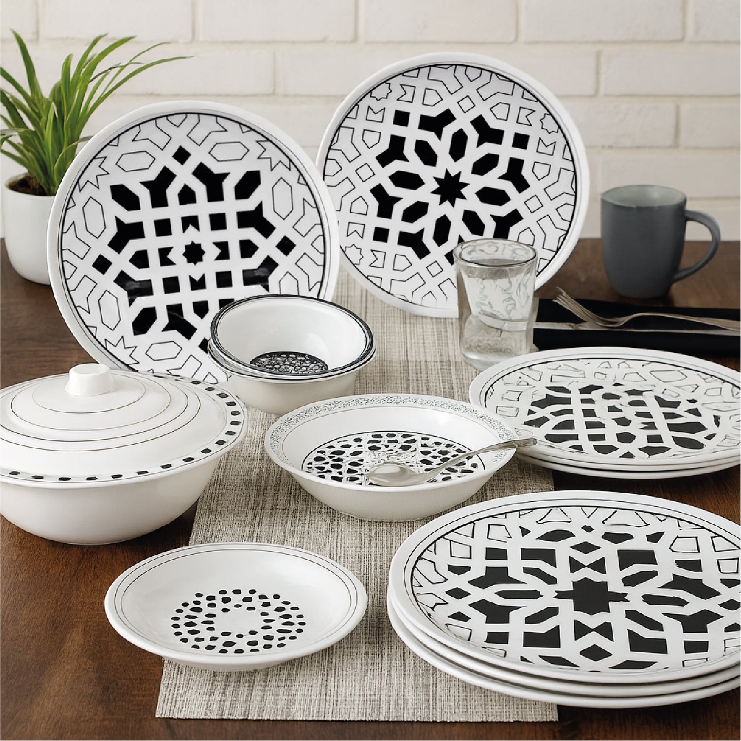 Dinner Set Geometric Black - Habitt