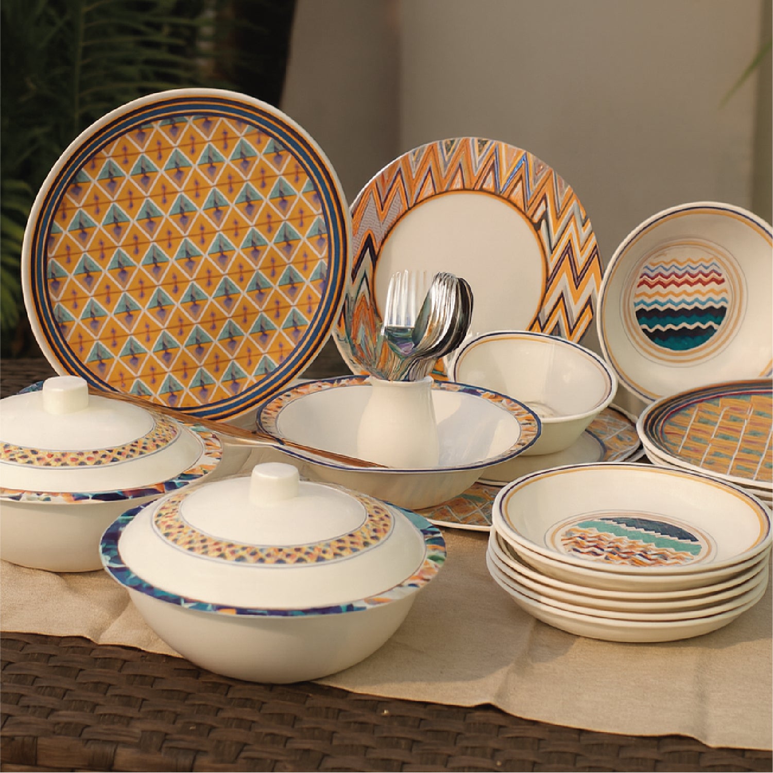 Dinner Set Coloured Chevron - Habitt