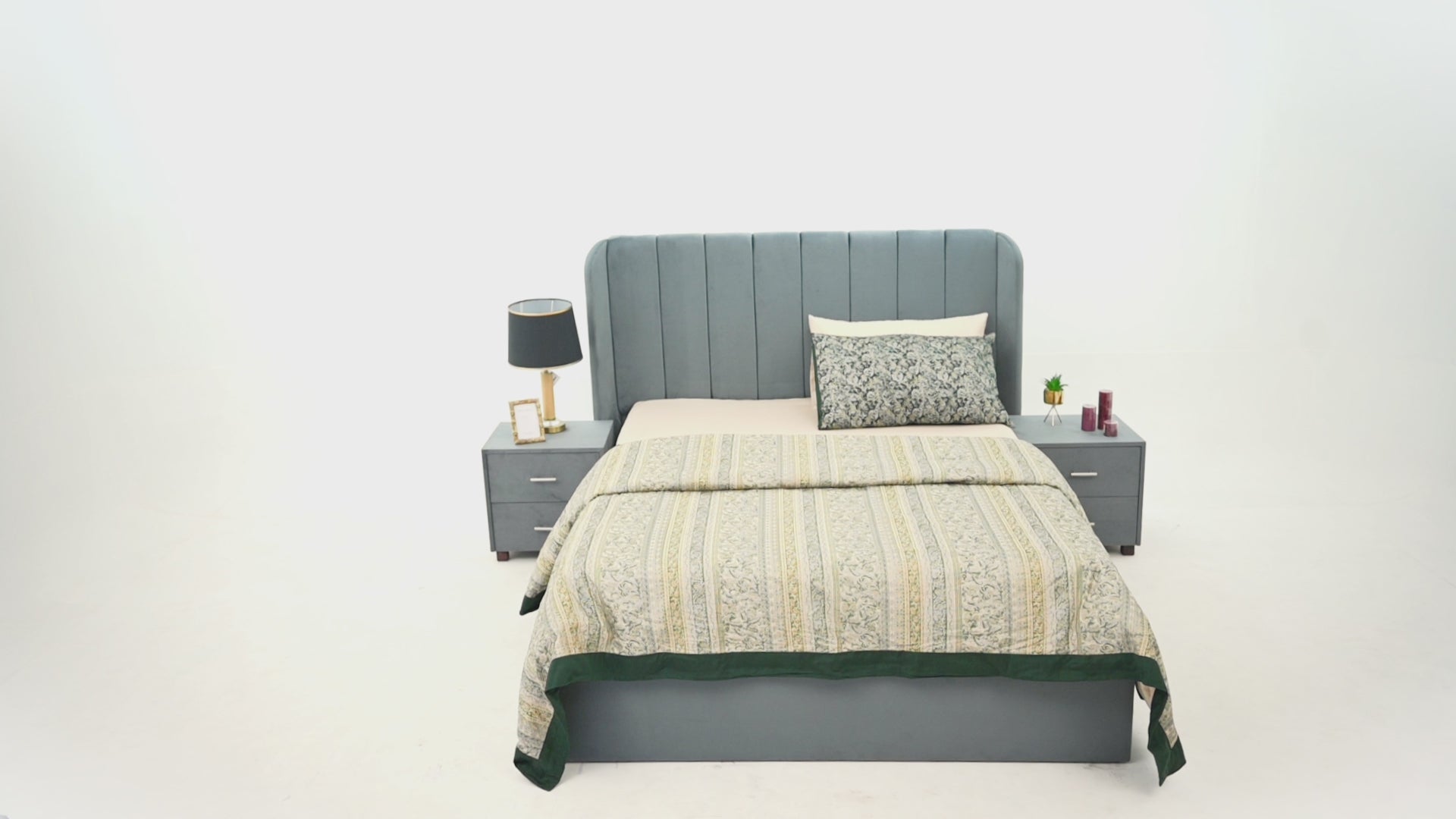 Kingsley Queen Size With 2 sides Table